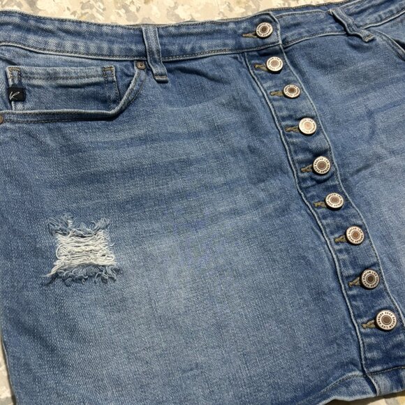 KanCan for Maurices Distressed Button-Front Denim Mini Skirt Size 33 - Picture 3 of 4